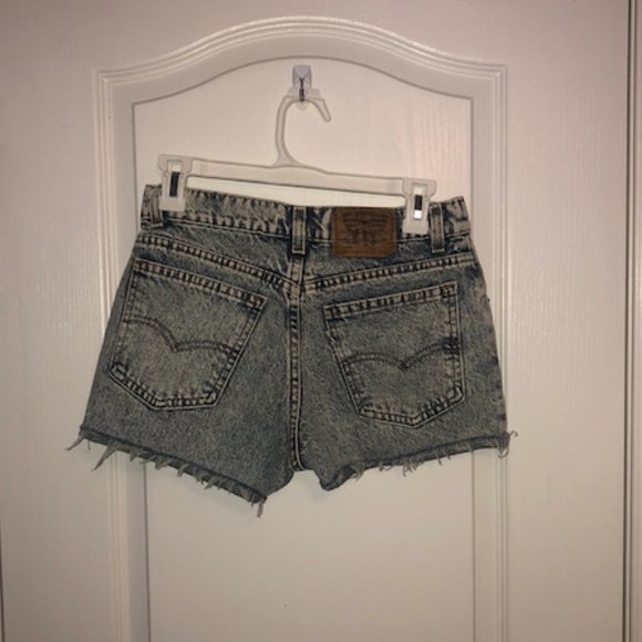 Levis Vintage Highwaisted Jean Shorts - Picture 2 of 5